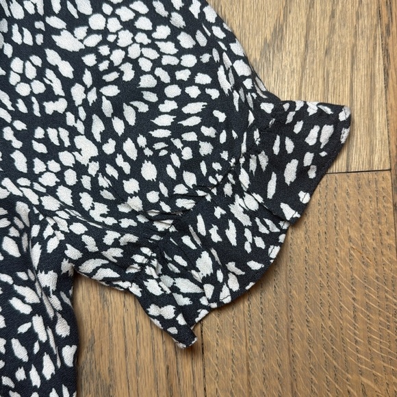 Saltwater Luxe Women’s Crop Keyhole Front Blouse Indigo and White Size Small - Picture 8 of 13